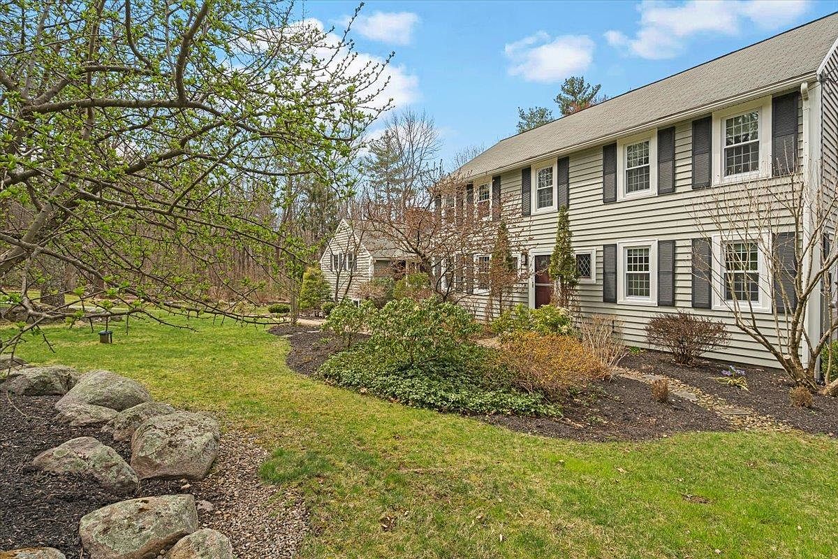 13 Birchwood Circle, Bedford, NH 03110 Zillow