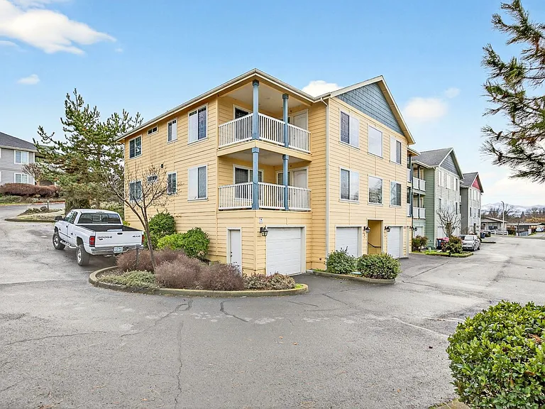 2533 Corona Ave #C — Photo 1