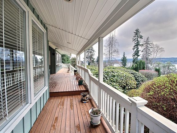4th image of 303 39th Avenue Ct NW