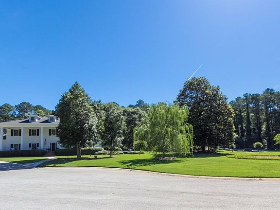 2nd image of 2302 Castlewood Ct