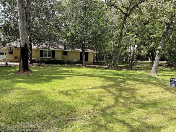 1204 Apache Dr, Montgomery, TX 77316