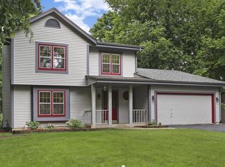 28821 Raab Dr, Waterford, WI 53185