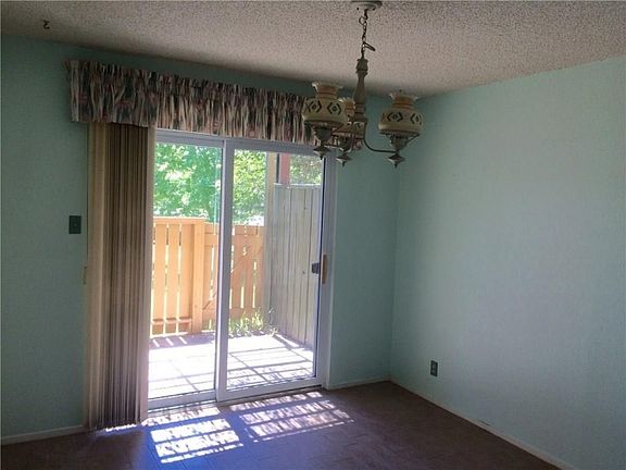 4th image of 1644 Lomaland Dr APT 165