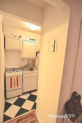 5th image of 117 Charles St APT A