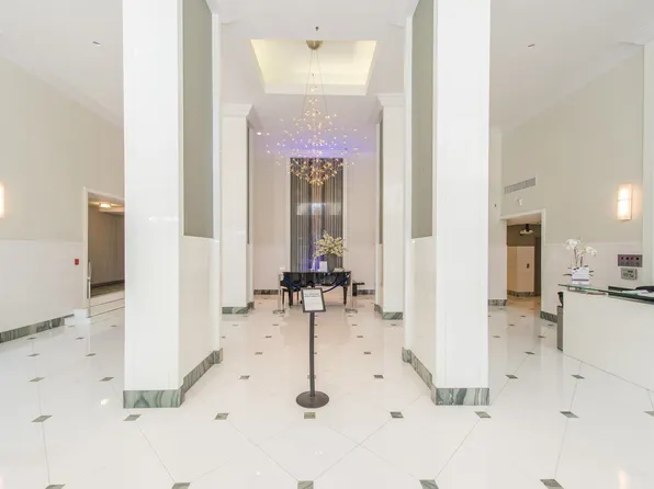 45 River Dr South image 5 of 32