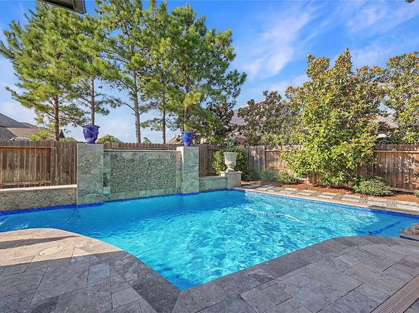 3920 Pinecrest Peak Dr, Spring, TX 77386