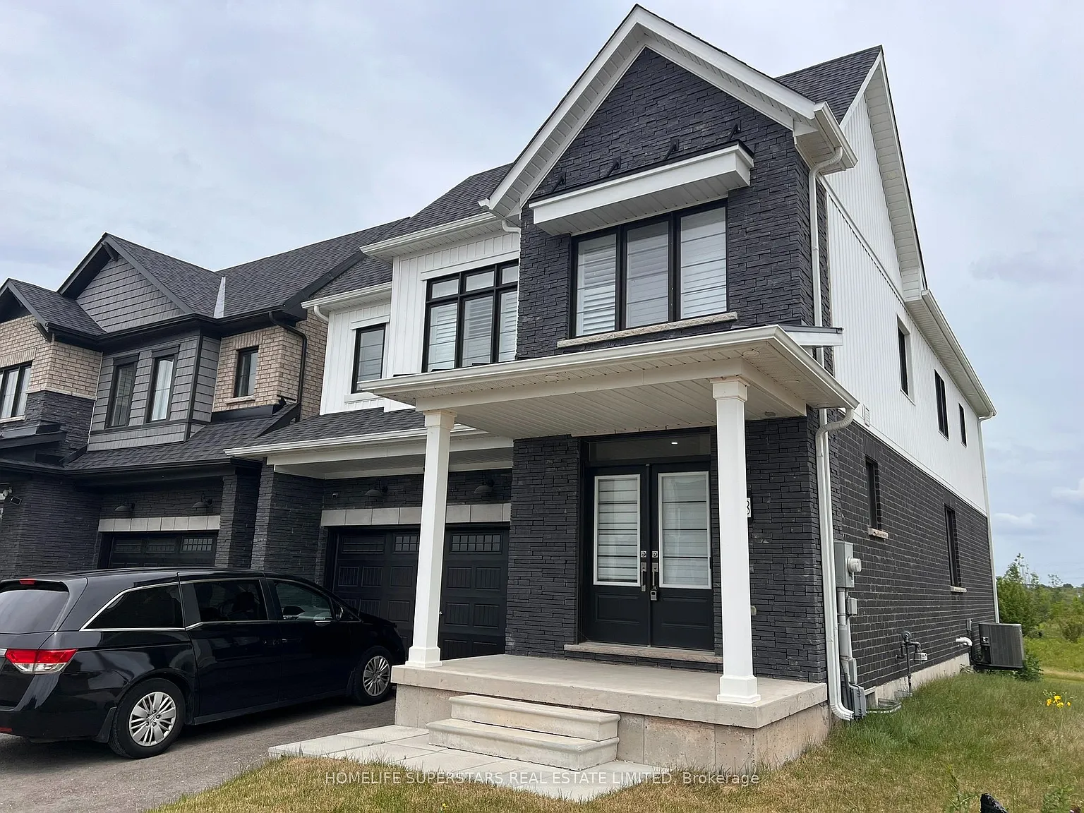 4 bed, $2,600 — Photo 1