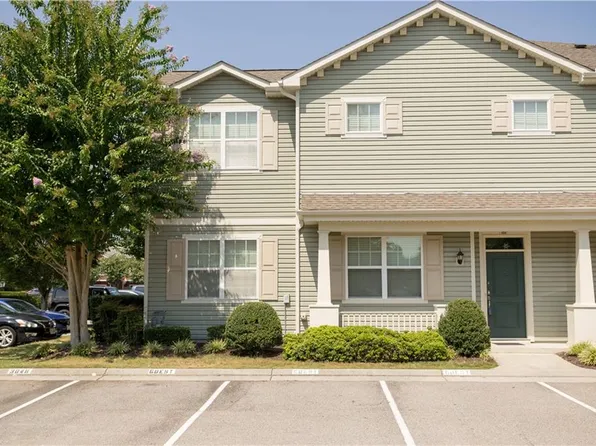 650 Lacy Oak Dr, Chesapeake, VA 23320