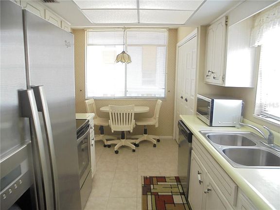 4th image of 2623 Seville Blvd Unit 207