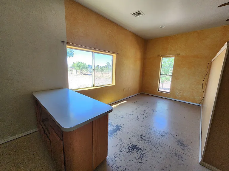 1050 W Rochin Rd — Photo 45