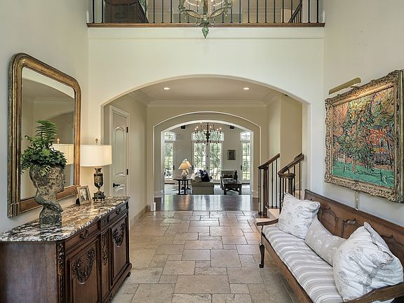 4th image of 855 Woodland Dr