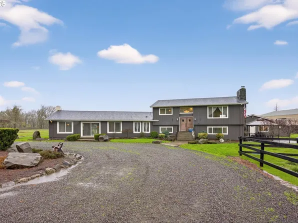 30142 S Meadowbrook Ln, Molalla, OR 97038