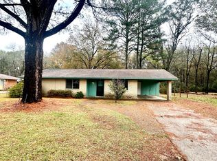 329 Converse Dr, West Point, MS 39773