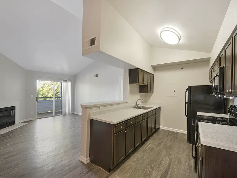 Ascent Apartments — Photo 10