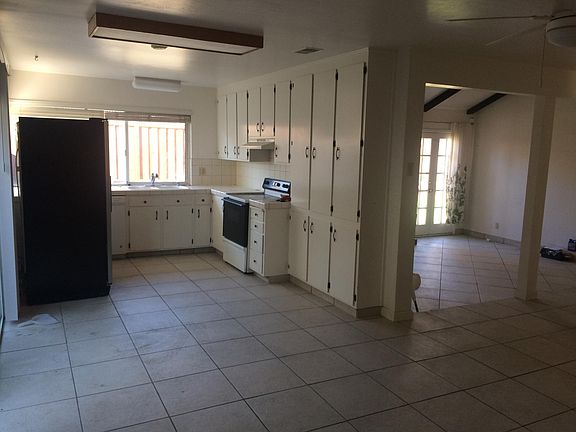 3rd image of 4439 Moffitt Dr