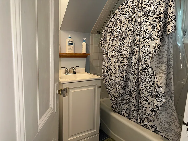 263 Auburndale Ave — Photo 6