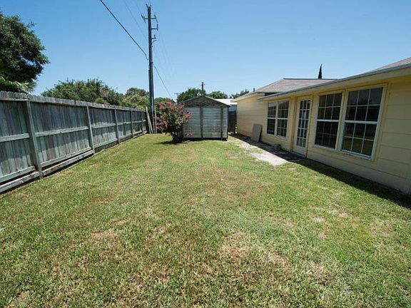 4th image of 2136 Glenwood Dr