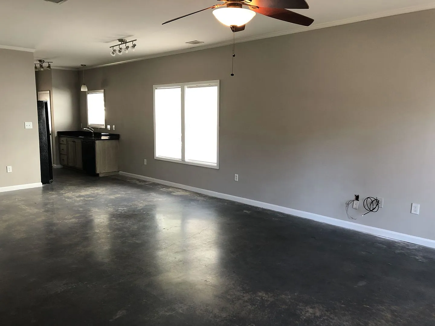 Pre-Leasing For August 5th 2027! — Photo 4