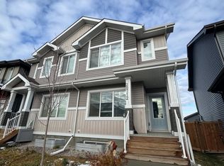 20712 99b Ave NW #B, Edmonton, AB T5T7N2