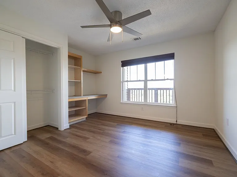 834 Harts Cove Way — Photo 13