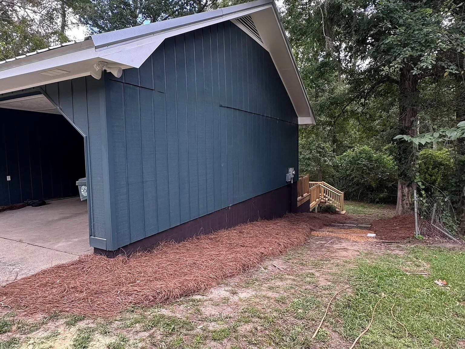 3 bed, 2.0 bath, 2060 sqft, $2,400 — Photo 3