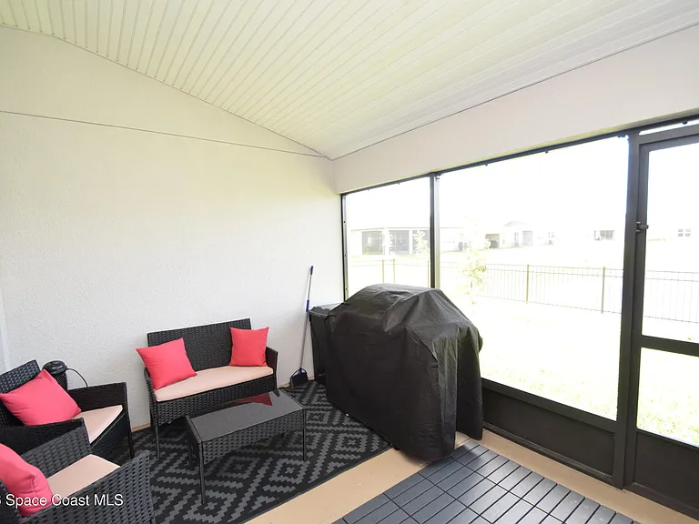 2585 Roygaris St NW — Photo 25