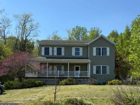 5 W Greenhouse Rd, Dillsburg, PA 17019
