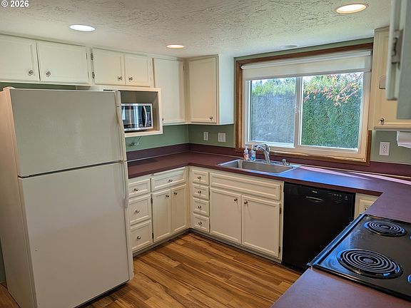 5th image of 5440 J St
