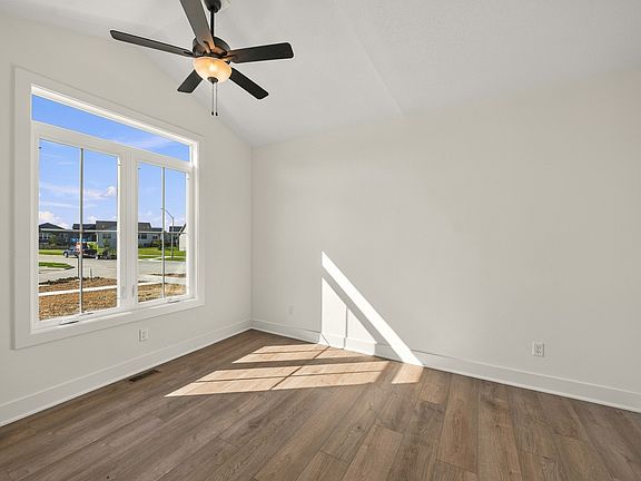 3rd image of 602 NE 59th St
