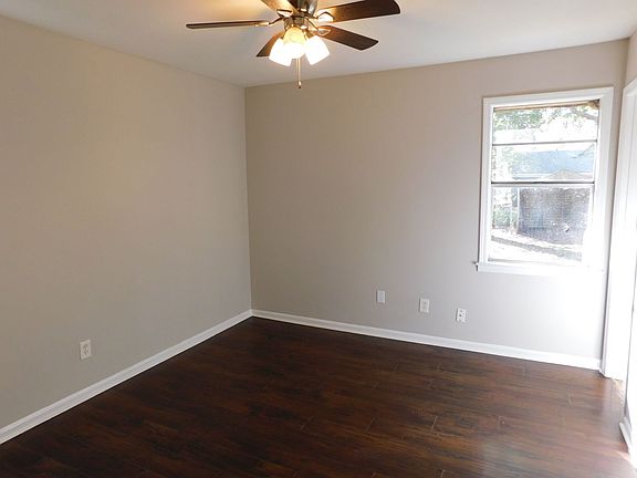 2nd image of 3135 Briarwood Dr