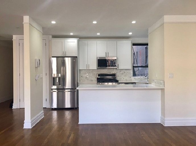 1st image of 230 W 99th St APT 4S