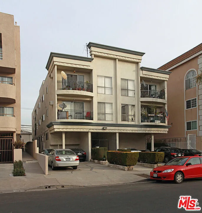 Building Photo - 9023 Alcott St #304