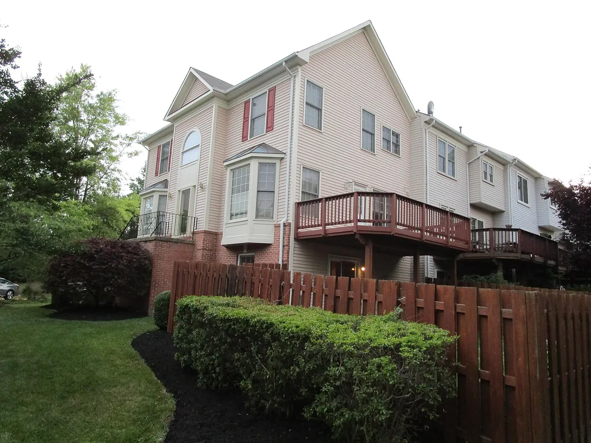 Side Rear View - 7073 Kings Manor Dr