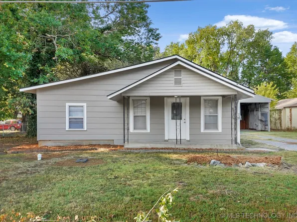 802 NE 10th St, Wagoner, OK 74467