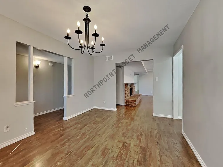 8825 Miami Dr — Photo 7
