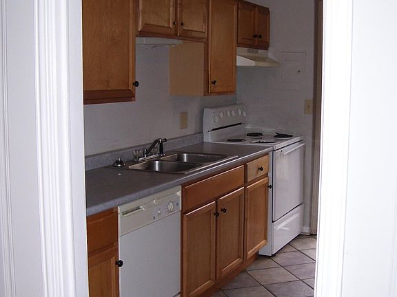 4th image of 104 Oakland Dr #B