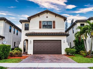 9499 W 32nd Ln, Hialeah, FL 33018