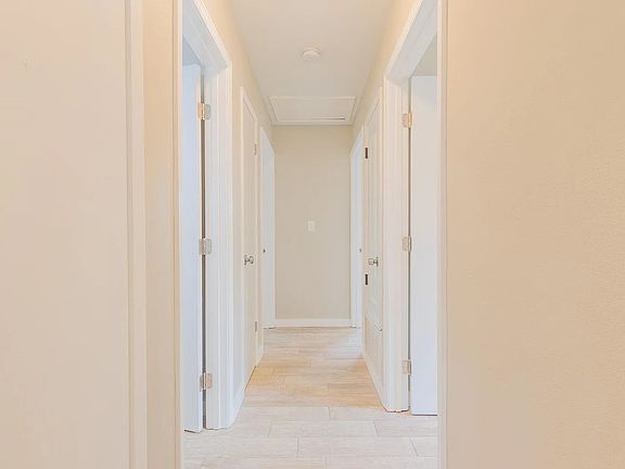 4th image of 560 Corrydale Dr
