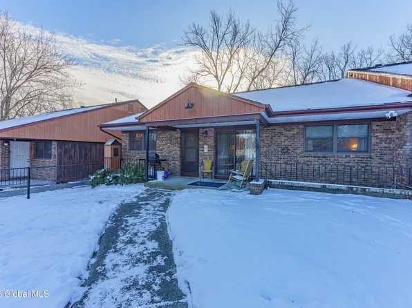 9 Brookview Lane, Troy, NY 12180