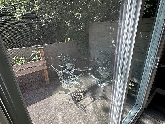 4th image of 6452 Miramar Ct