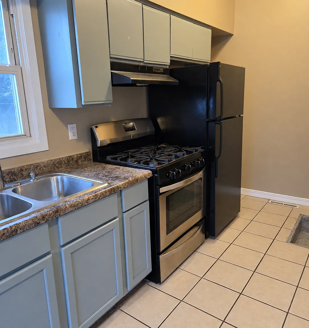 3 bed, 1000 sqft, $1,795 — Photo 4