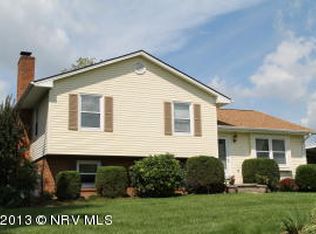 1225 Cambria St NW, Christiansburg, VA 24073