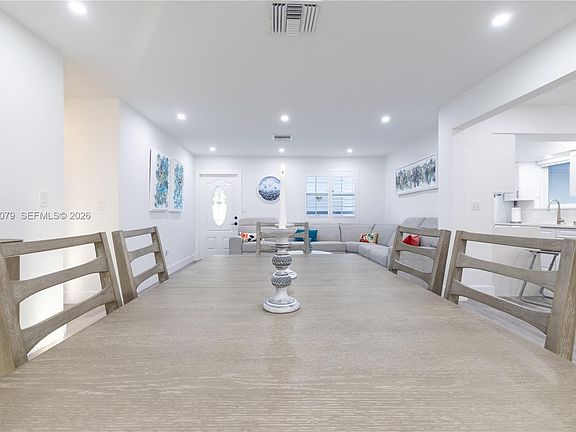 4th image of 19600 Gulfstream Rd