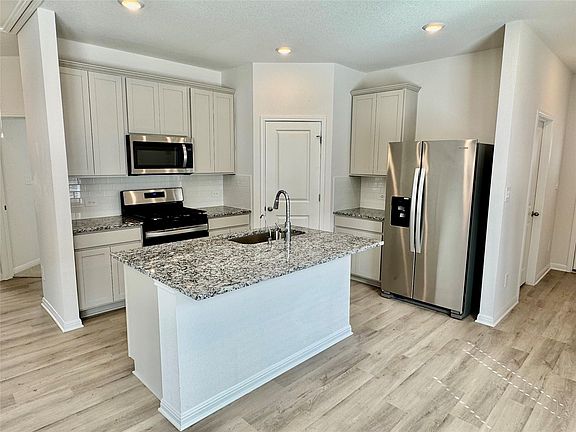 2nd image of 3611 Kent Chalk Rd