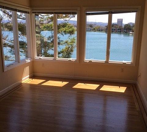 4th image of 700 Widgeon St