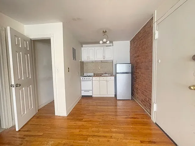 322 W 55th St #4A — Photo 5