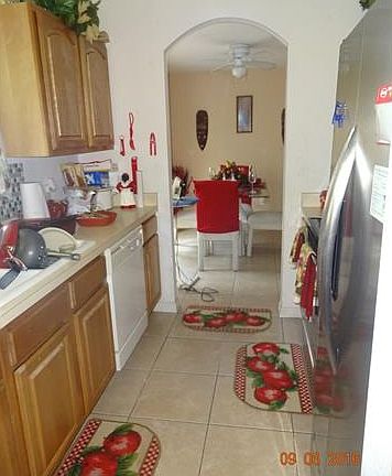 4th image of 932 Berg St E