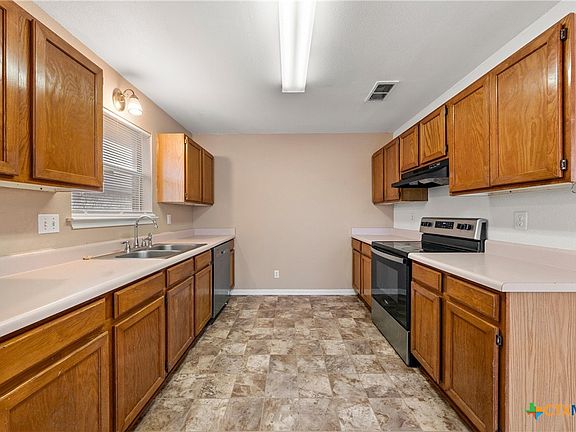 5th image of 1402 Windsor Cir