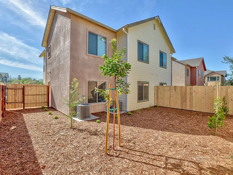 The Enclave Apartments — Photo 16