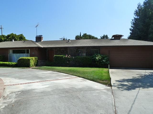 1st image of 830 Vista Grande Ave